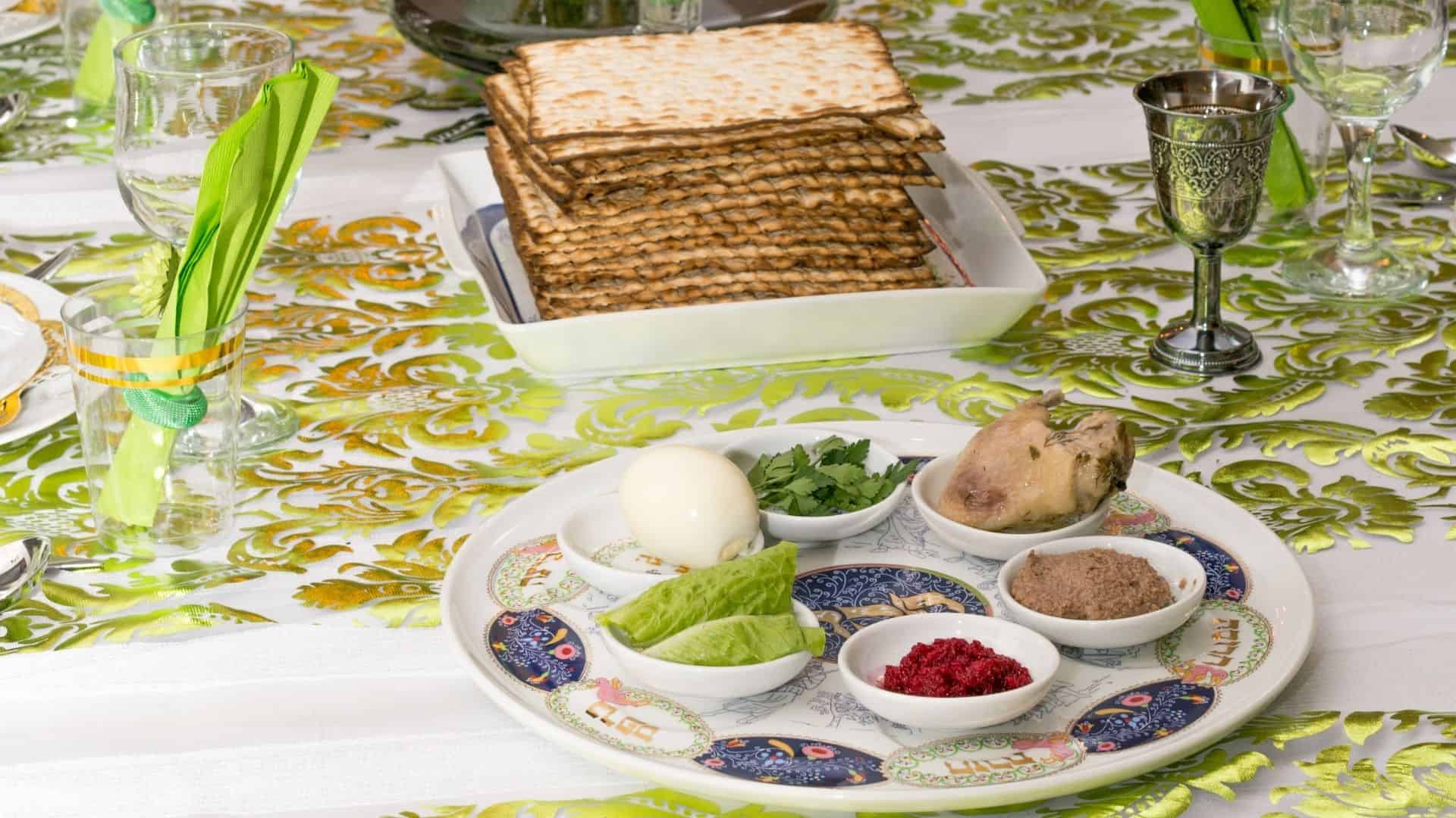 Rite lite passover matzah pattern adult crew sock decor for pesach seder. Passover Table Decorations Beautiful Seder Decor B Nai Mitzvah Academy