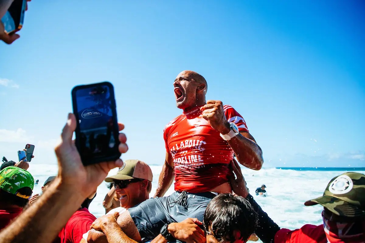 11X World Champion Kelly Slater Wins Billabong Pro Pipeline BOARD ACTION