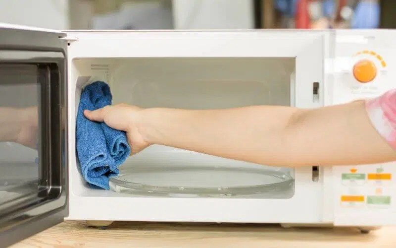 How To Clean A Toaster Everything You Need To Know! • BoatBasinCafe