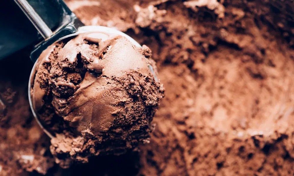 Keeping Ice Cream Frozen With Dry Ice Everything You Need To Know