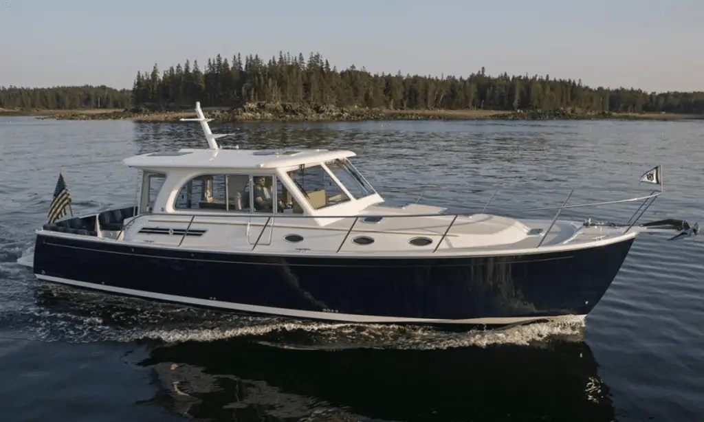 Cuddy Cabin vs Cabin Cruiser Breaking Down the Differences Boat Bub