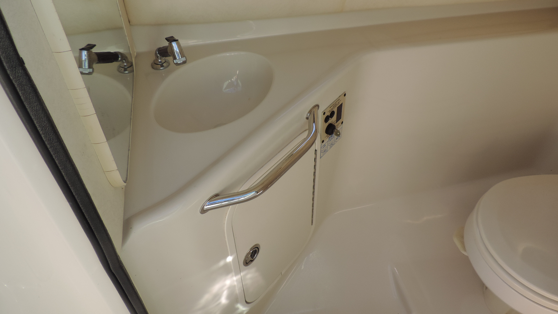 2005 Sea Ray 240 Sundeck Id 5062513 | Yacht And Boat Sales