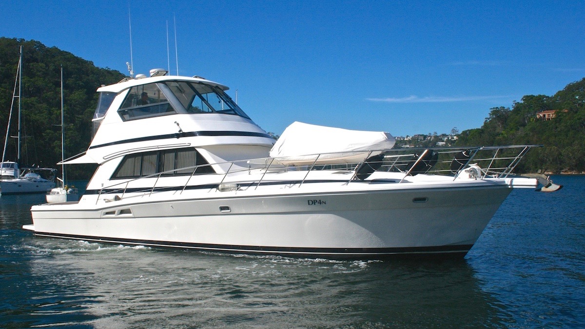 Riviera 48 Enclosed Motor Yacht Boat For Sale Waa2