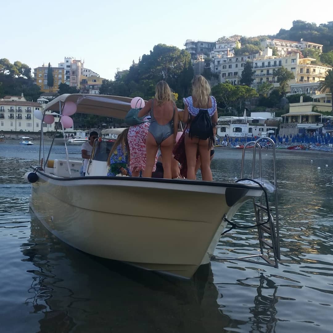 Galleria Boat Excursions Taormina Noleggio barche a Taormina