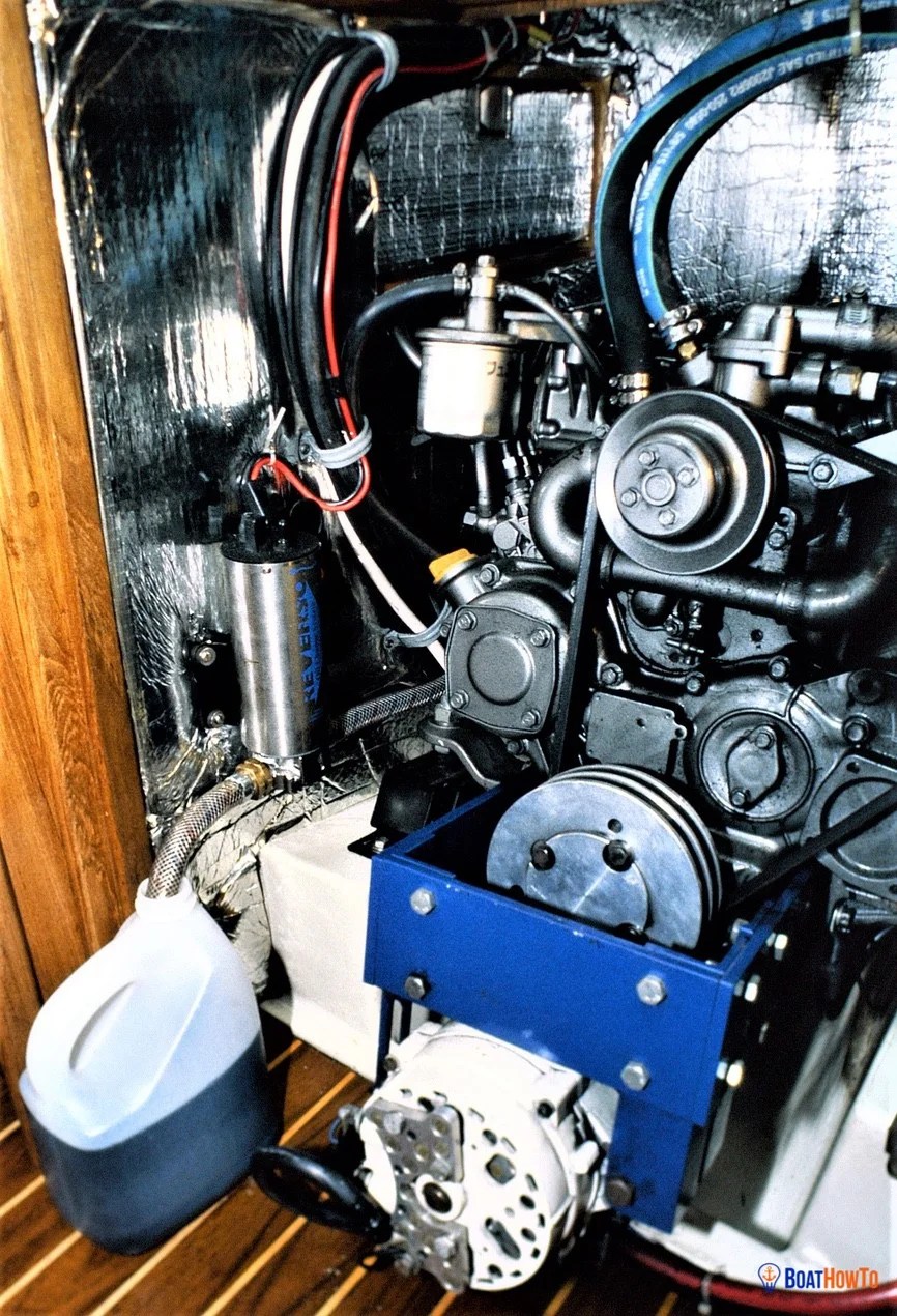 Oil Change – BoatHowTo