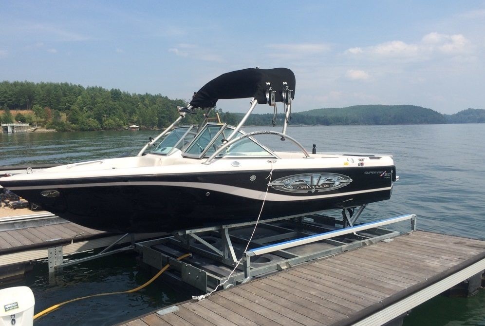 HydroHoist Lifts, PWC Docks and HydroLocker BoatTEST