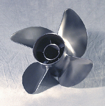 4-Blades For Towing Power | Boattest