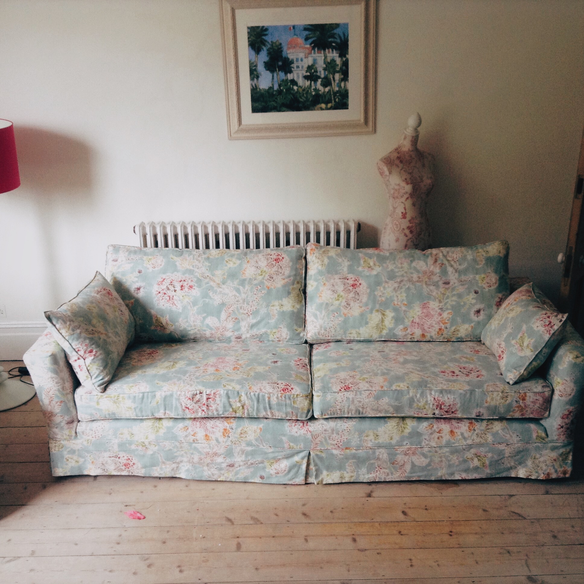 Why choose a bespoke sofa with a loose cover? Bobbie Burns