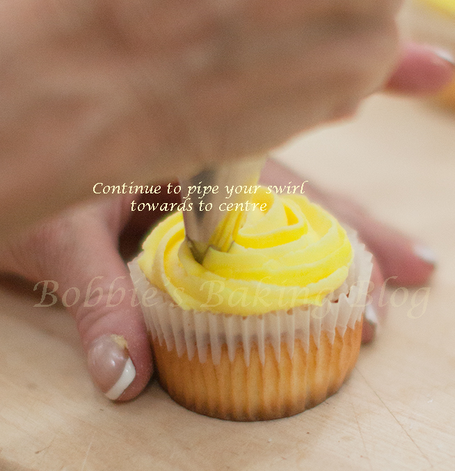 Piping Buttercream Roses and Swirls Using Open Star Tip Bobbies