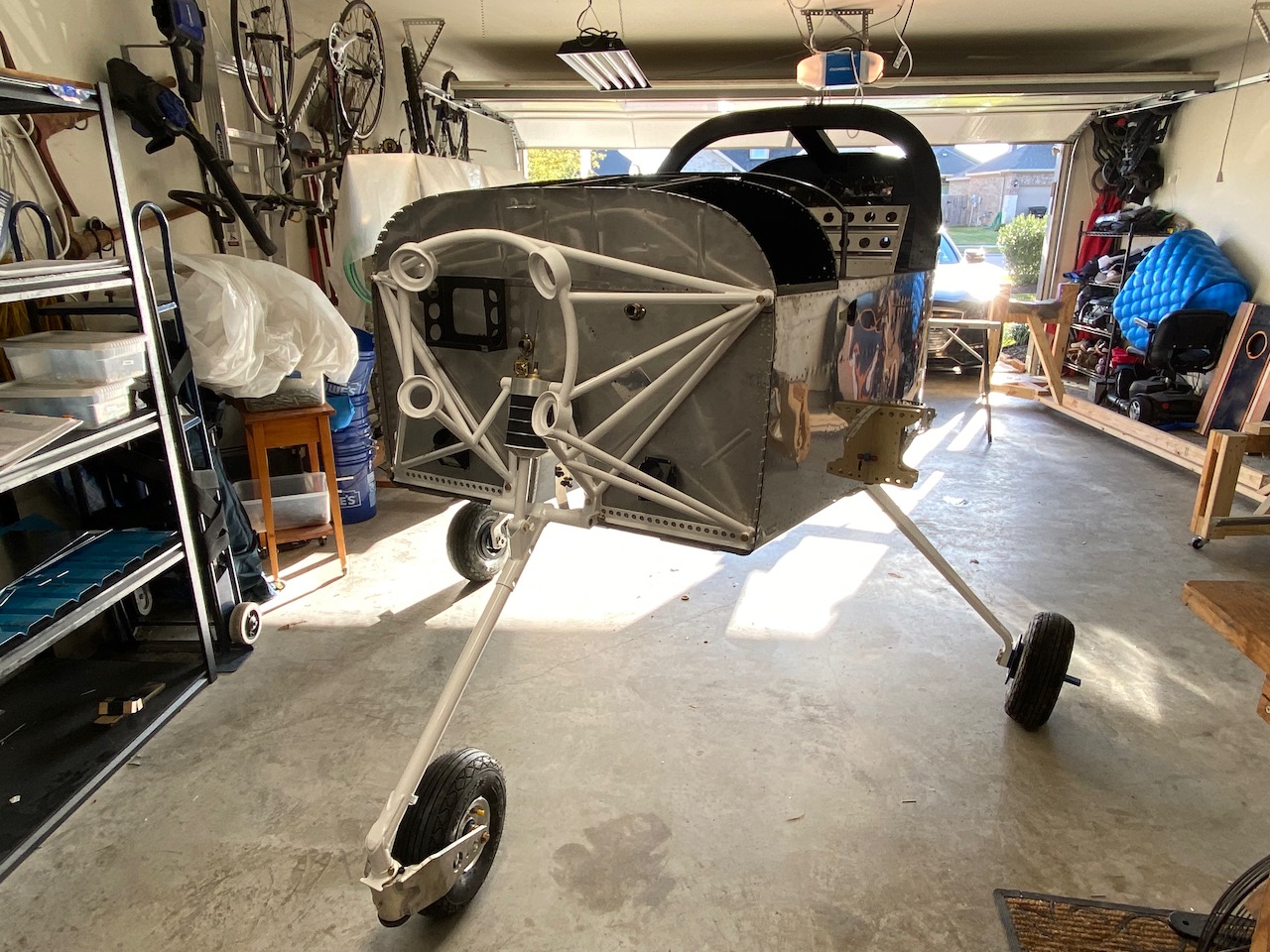 SECTION 40A Tricycle Landing Gear and Engine Mount 17 hours