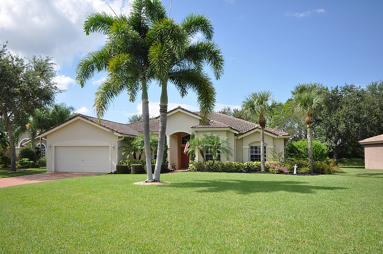 GRAND ISLES WELLINGTON POOL HOME, BOB HARDER BROKERBob Harder, Realtor