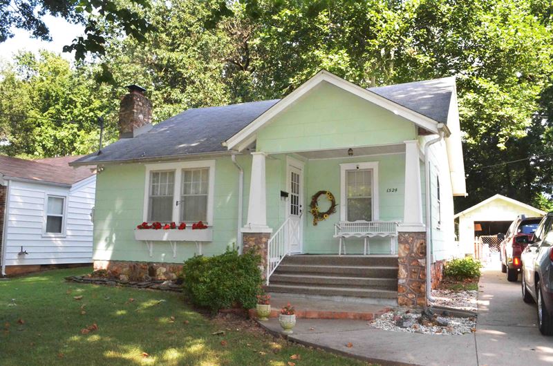 Estate of Carol Dixon, Real Estate & Personal Property Thursday