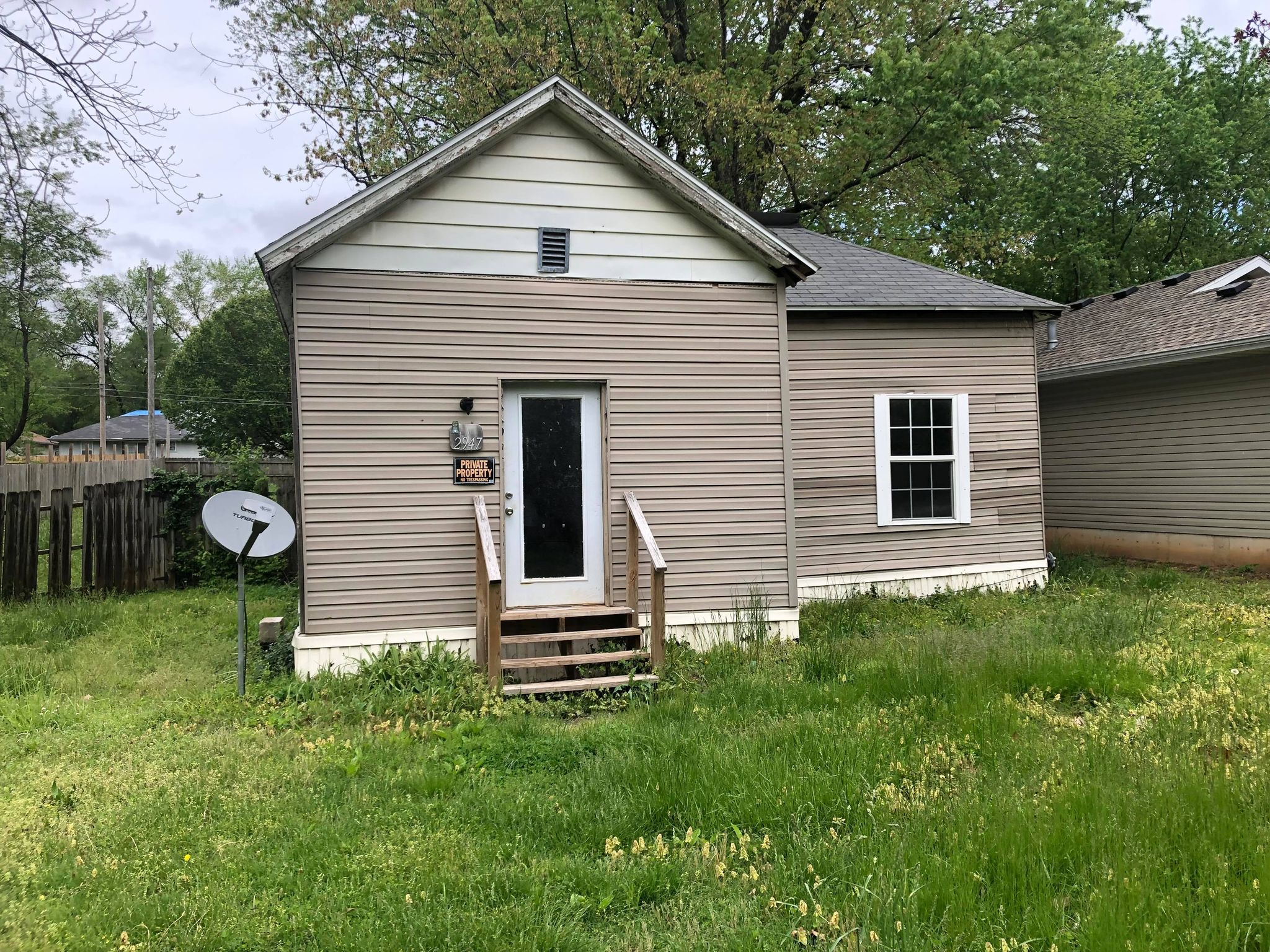 2 Bedroom Rental Friday, May 20, 12 NOON Bob Kollmeier Auctions
