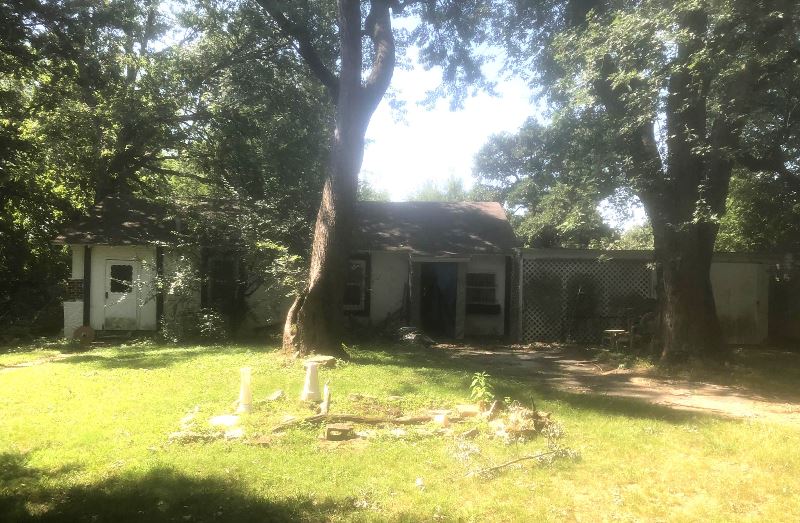 Linda Lou Selsor Estate Wednesday, August 30, 1000 AM Bob Kollmeier Auctions