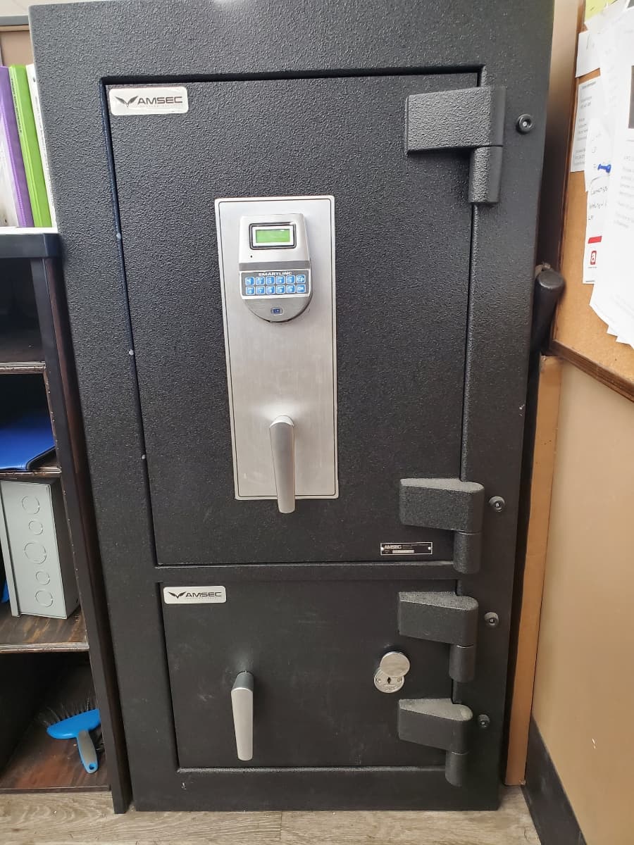 Opening a TL30 Amsec Safe Bob's Lock Safe & Key