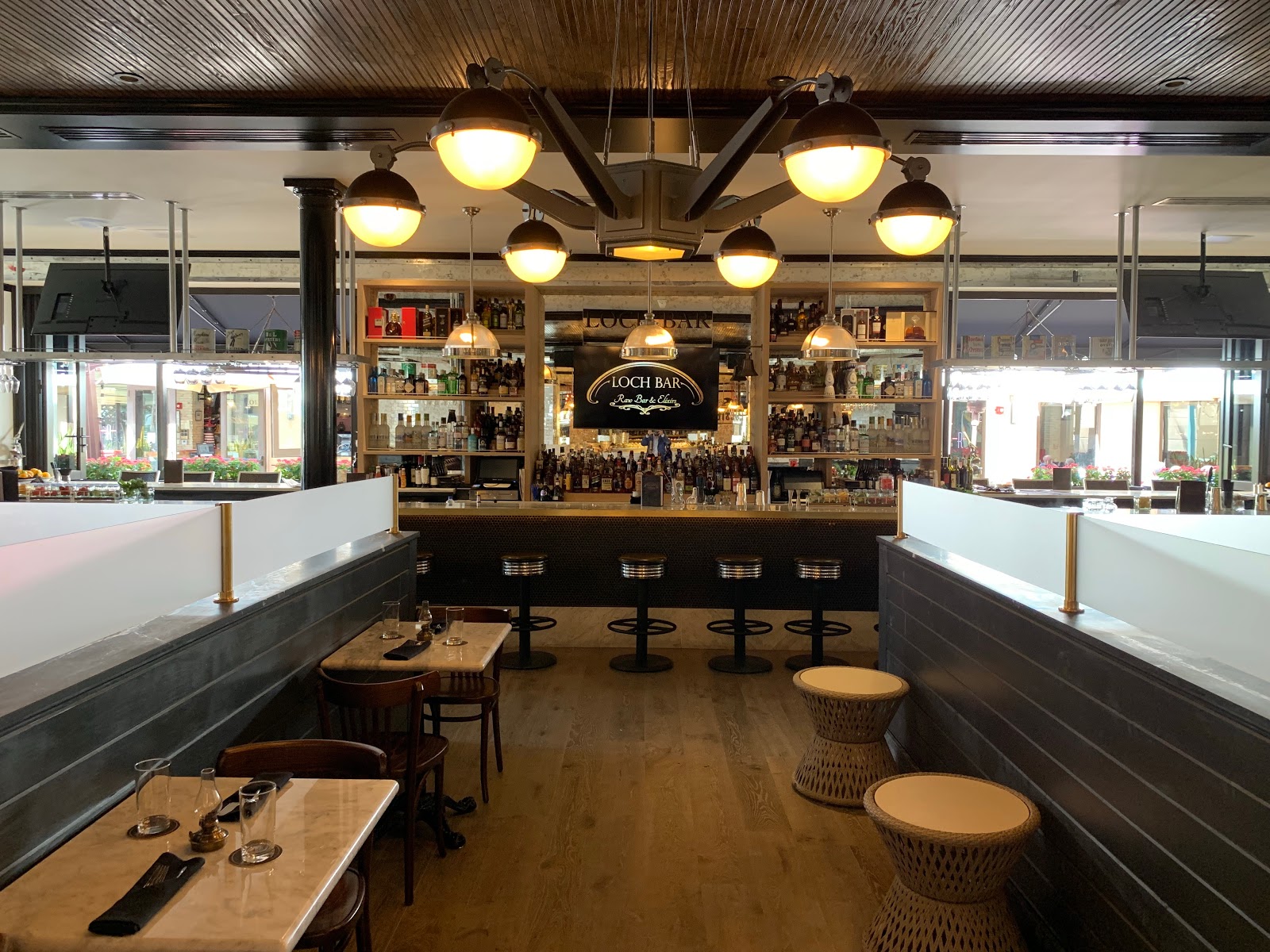Loch Bar Restaurant Classic Seafood Tavern