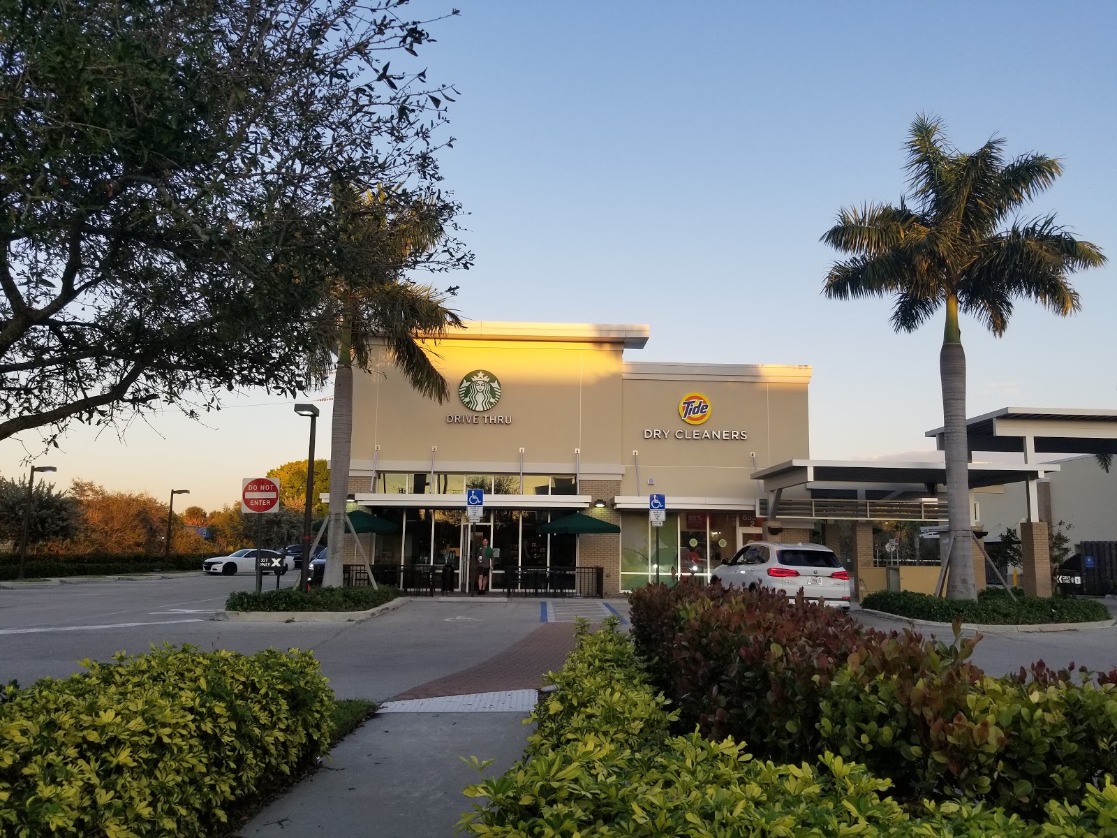 Laundry & Dry Cleaners Near Me Find a Location Tide Cleaners