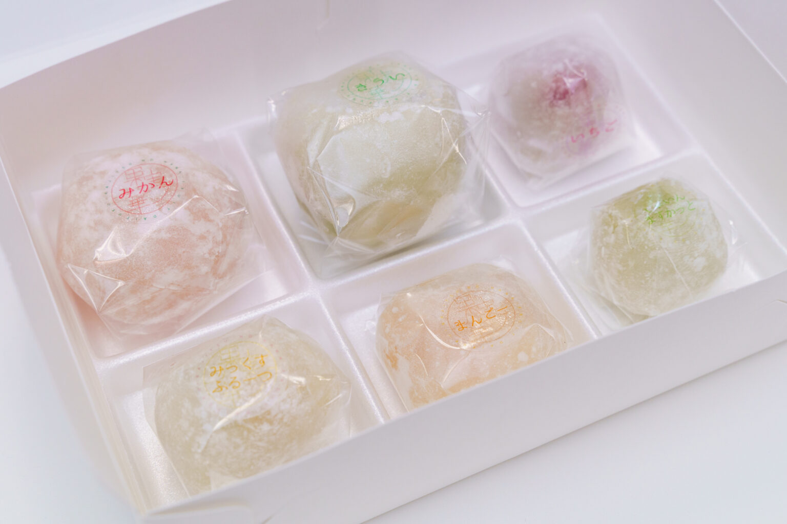 SNS映えで話題のフルーツ大福専門店「果実ノ華」が大阪・玉造にオープン！