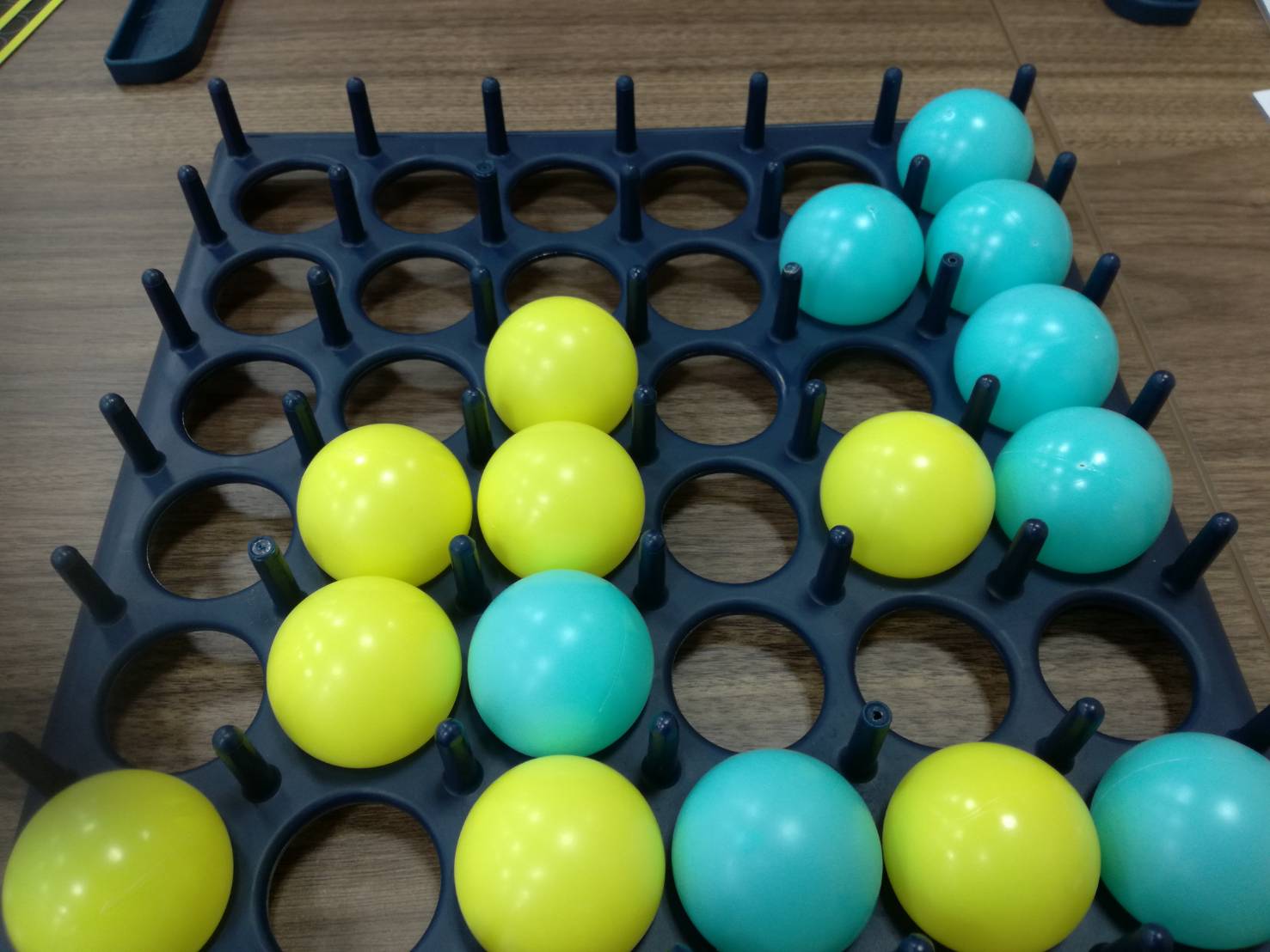 「バウンス・オフ」をレビュー！ピンポン玉で遊ぶお手軽ゲーム！ ボドトモ〜ボードゲーム初心者のためのレビューサイト〜