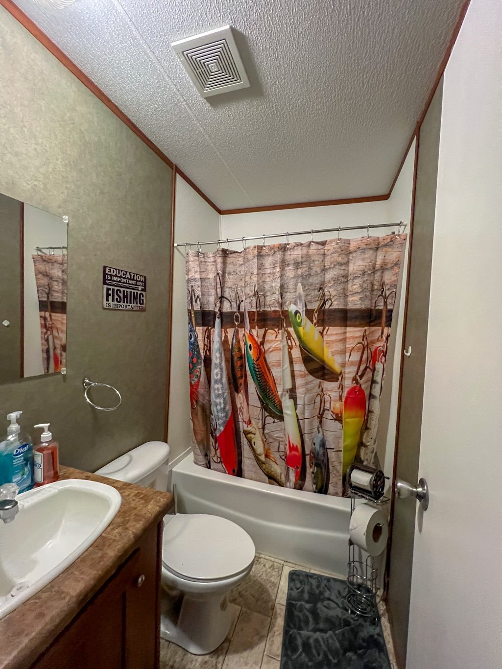 ***REDUCED 4/30/24*** Mobile Home on Lease Lot by Toledo Bend lake