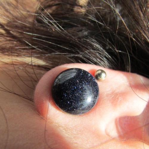Blue goldstone plug