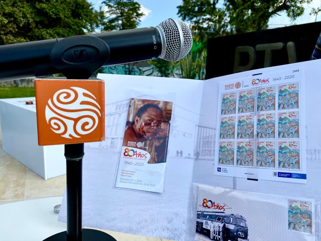 Radio pública de Colombia tiene estampilla de correo “80 años de la