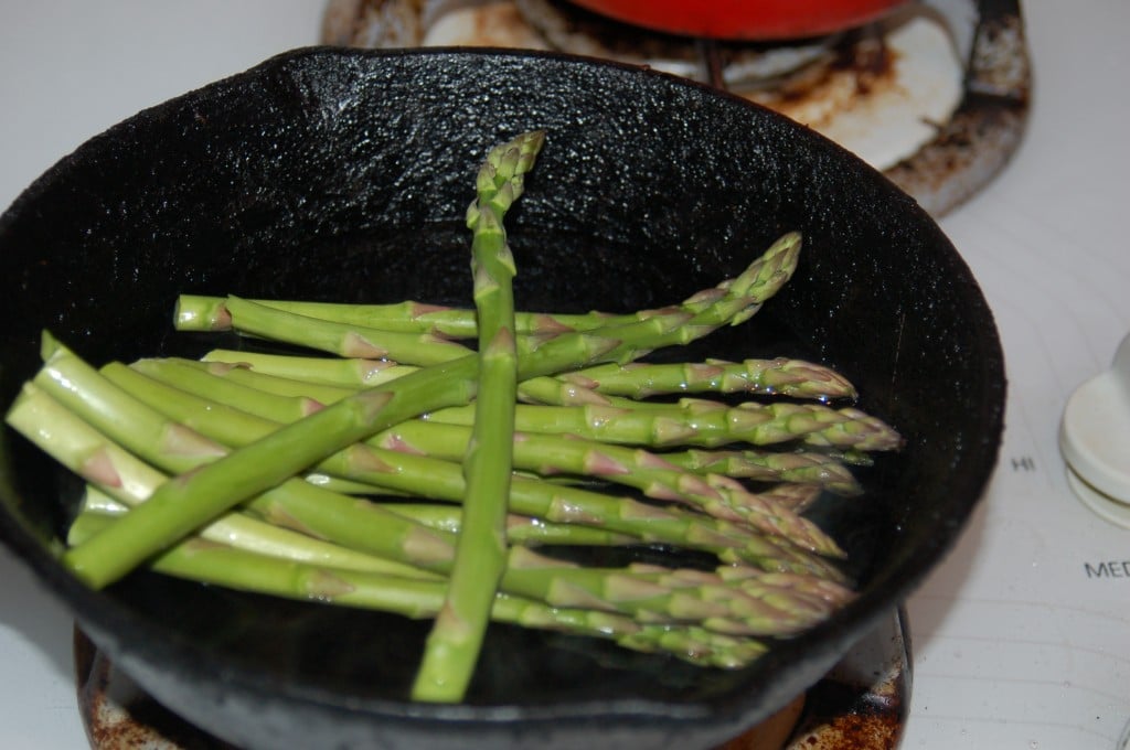 How to Make Asparagus Boil. Fry. Bake