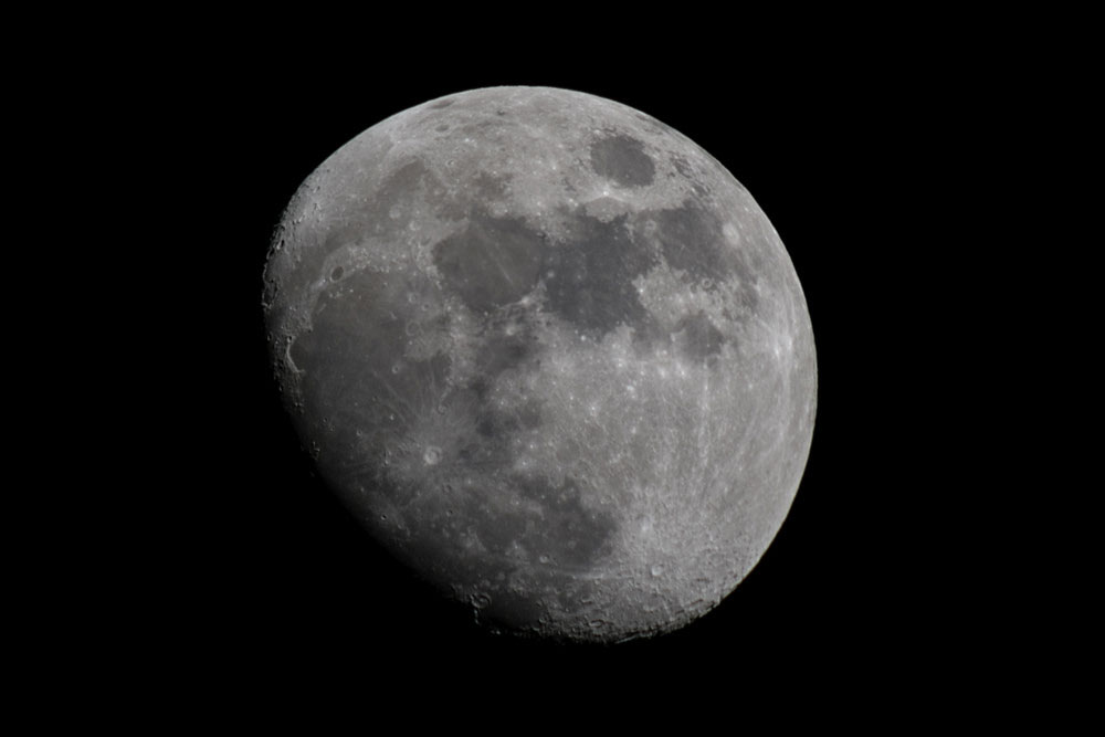 Here is the moon tonight. Boing Boing(03)