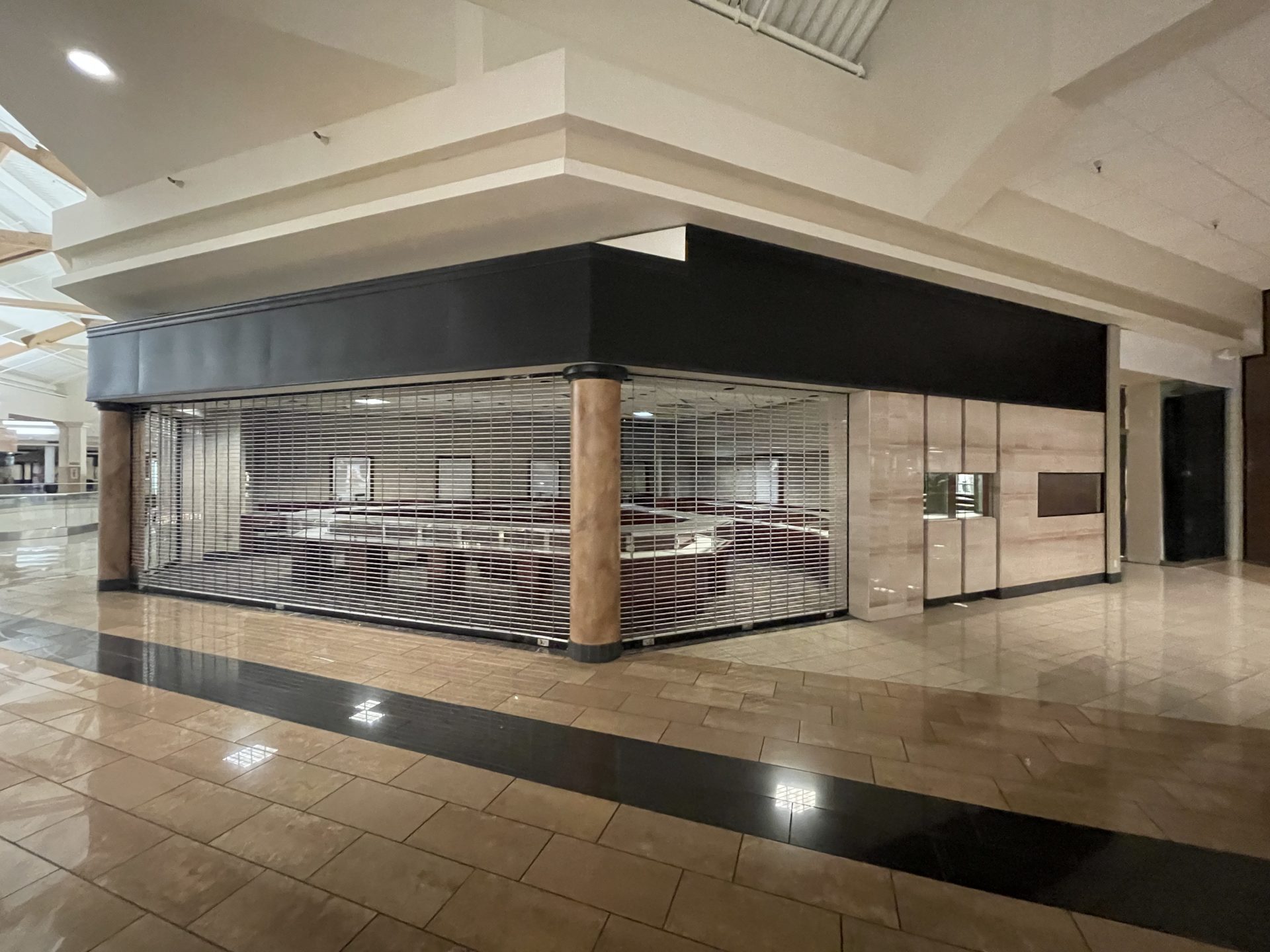Fred Meyer, Christopher & Banks, Skechers, more close at Boise, ID mall