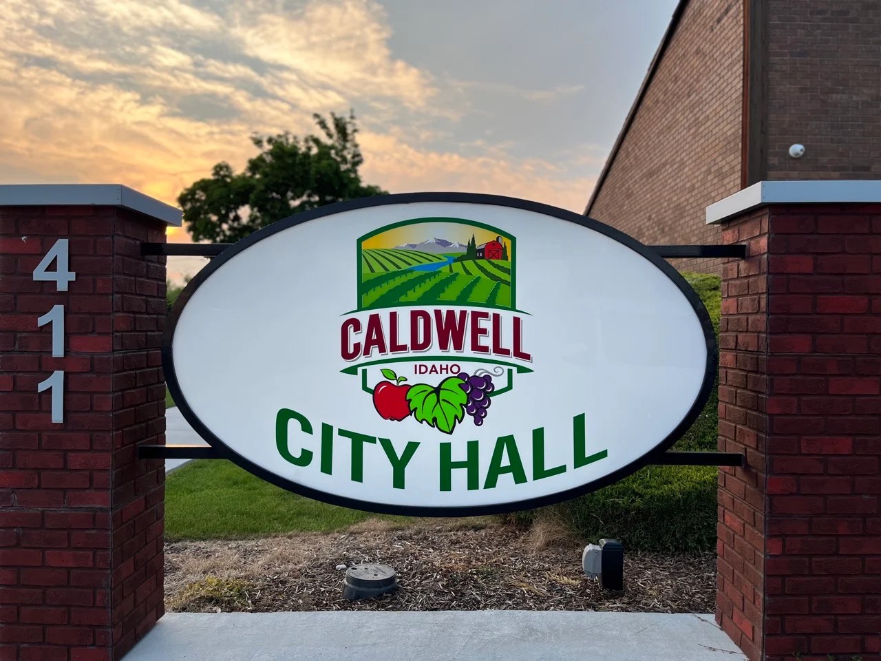 Caldwell, ID City Council takes step to add parking meters to downtown