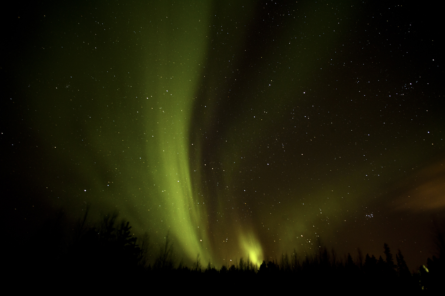 Northern lights campfire Safartica