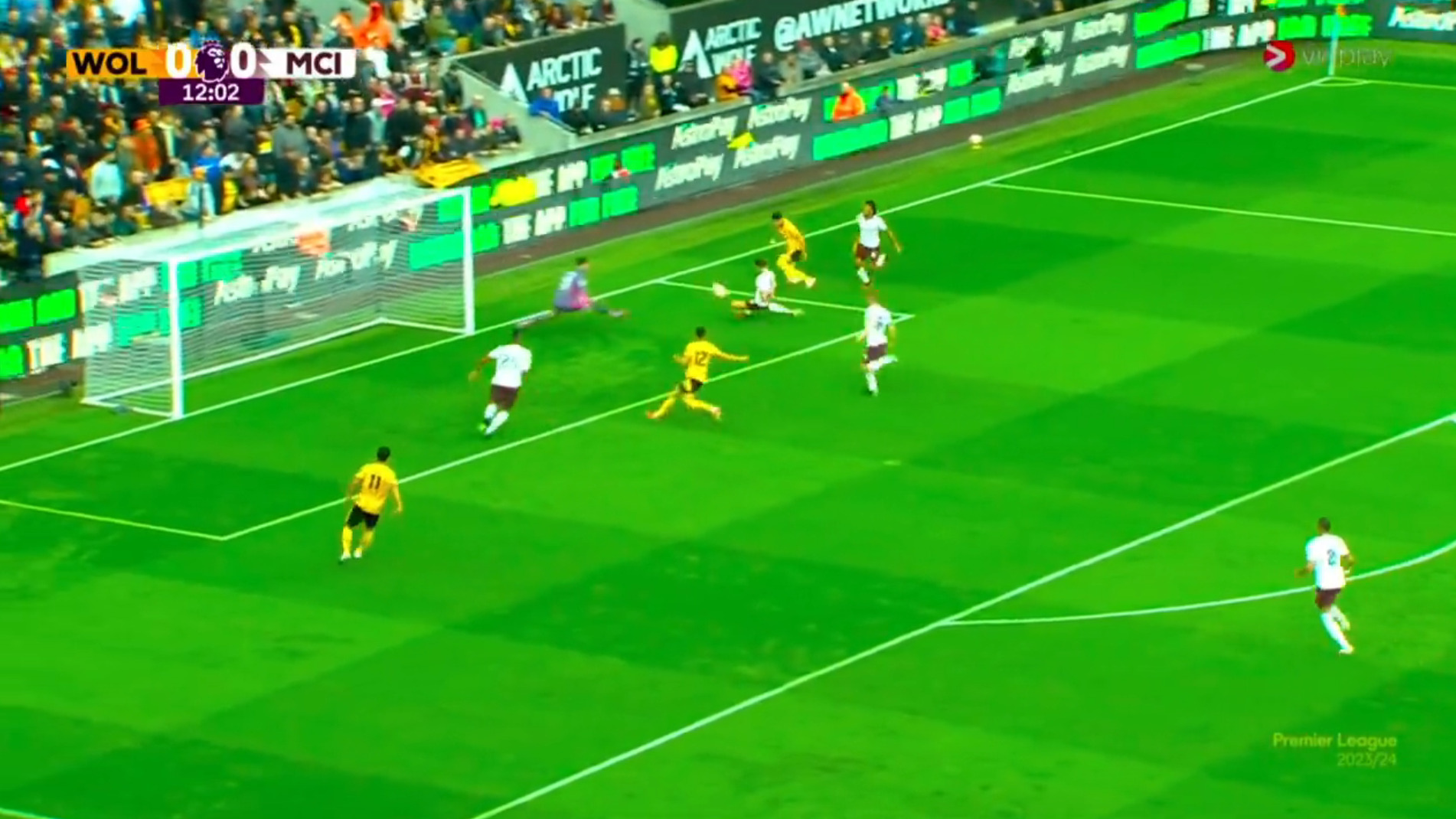 Pedro Neto com ajuda de Rúben Dias inaugura o marcador no Wolverhampton