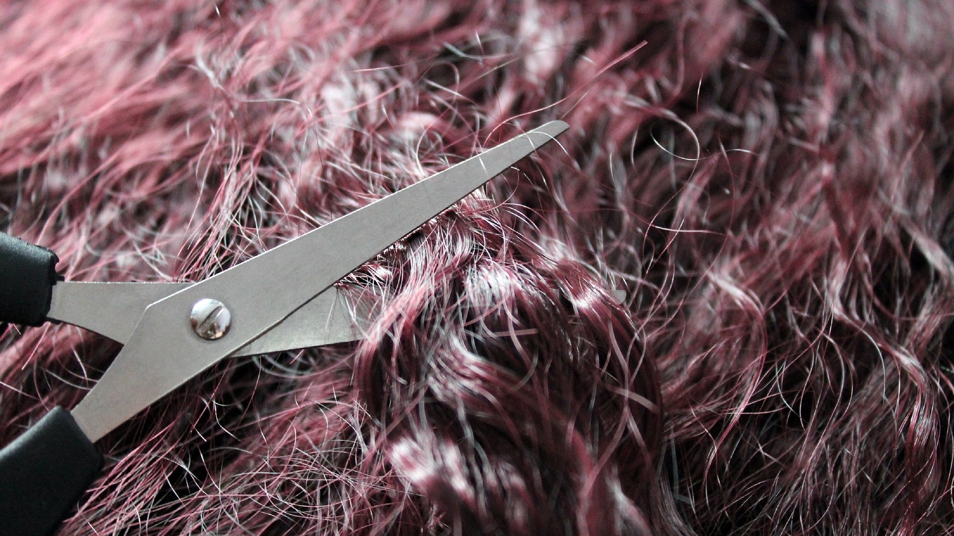 Should You Wash Your Hair Before a Haircut?