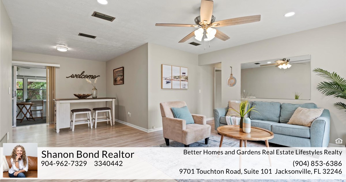 5905 Renault Dr W, Jacksonville, FL 32244