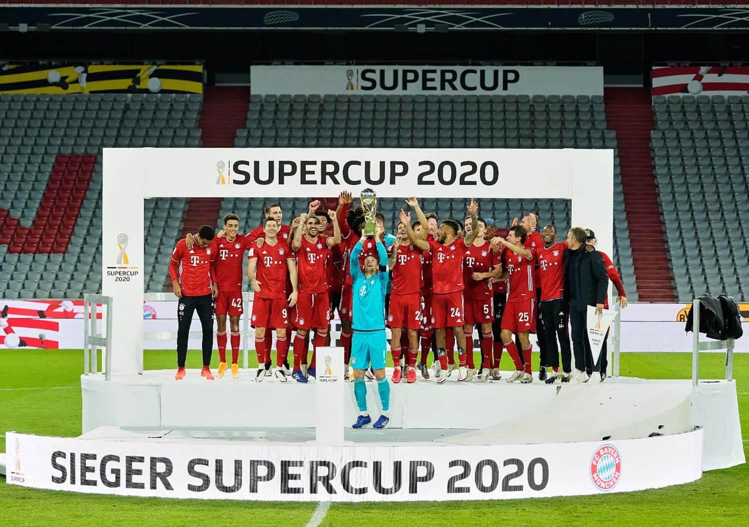 Fc Bayern Quintuple / Robert Lewandowski S Quintuple Inspires Bayern