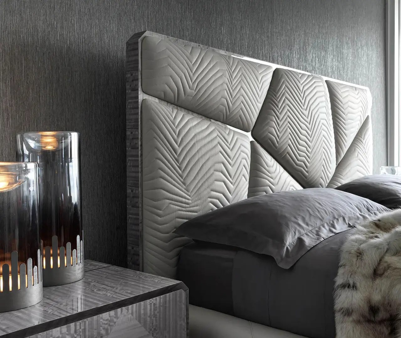 Diagonal Lines Headboard Bed