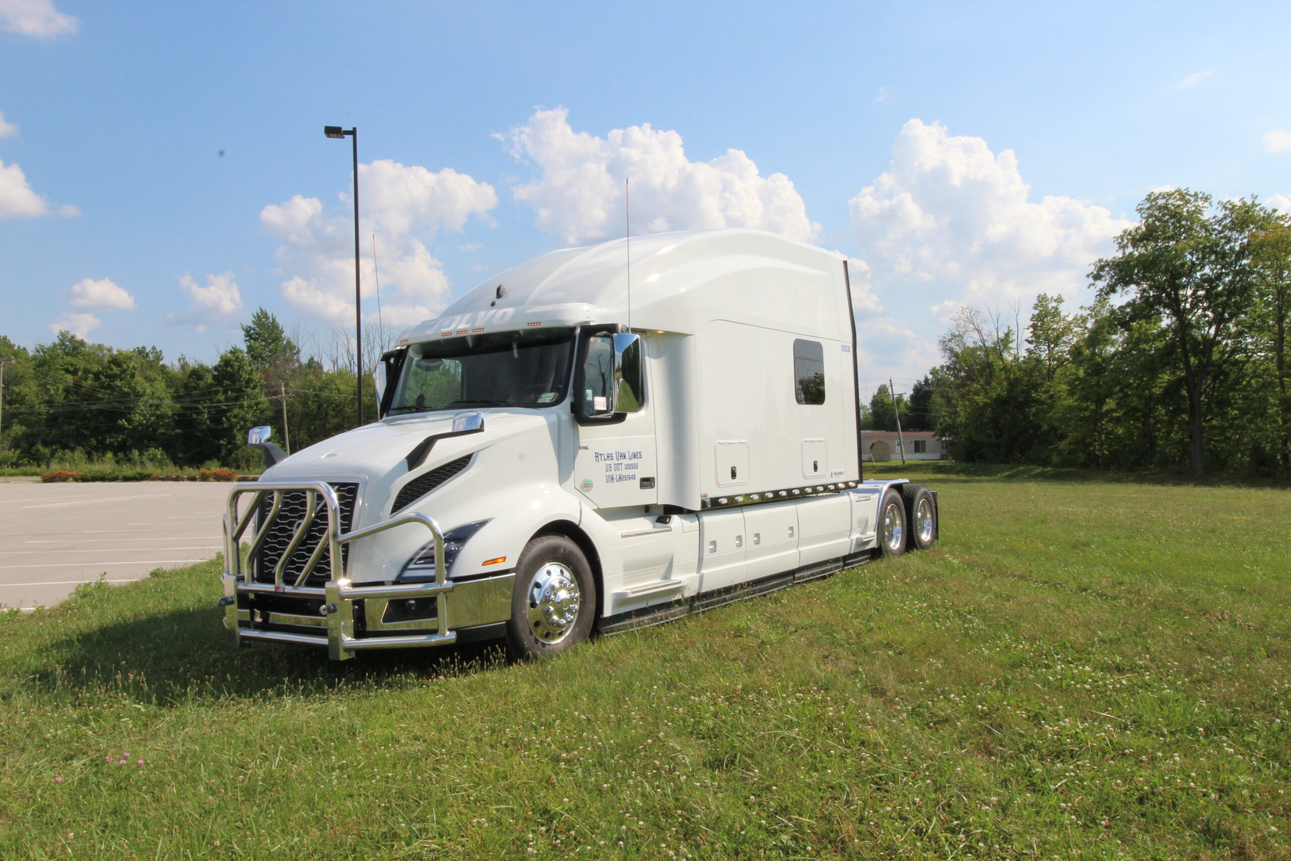 Bolt Custom Trucks Luxury Truck Sleepers & Tractor Trailer Cabs