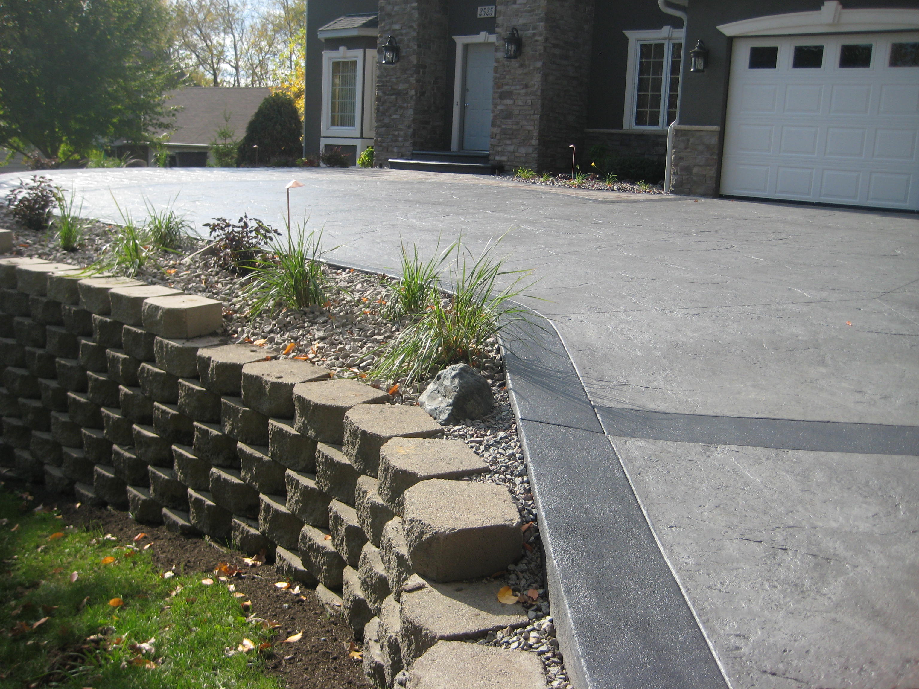 Private Residence Driveway Mendota Heights, MN Bomanite