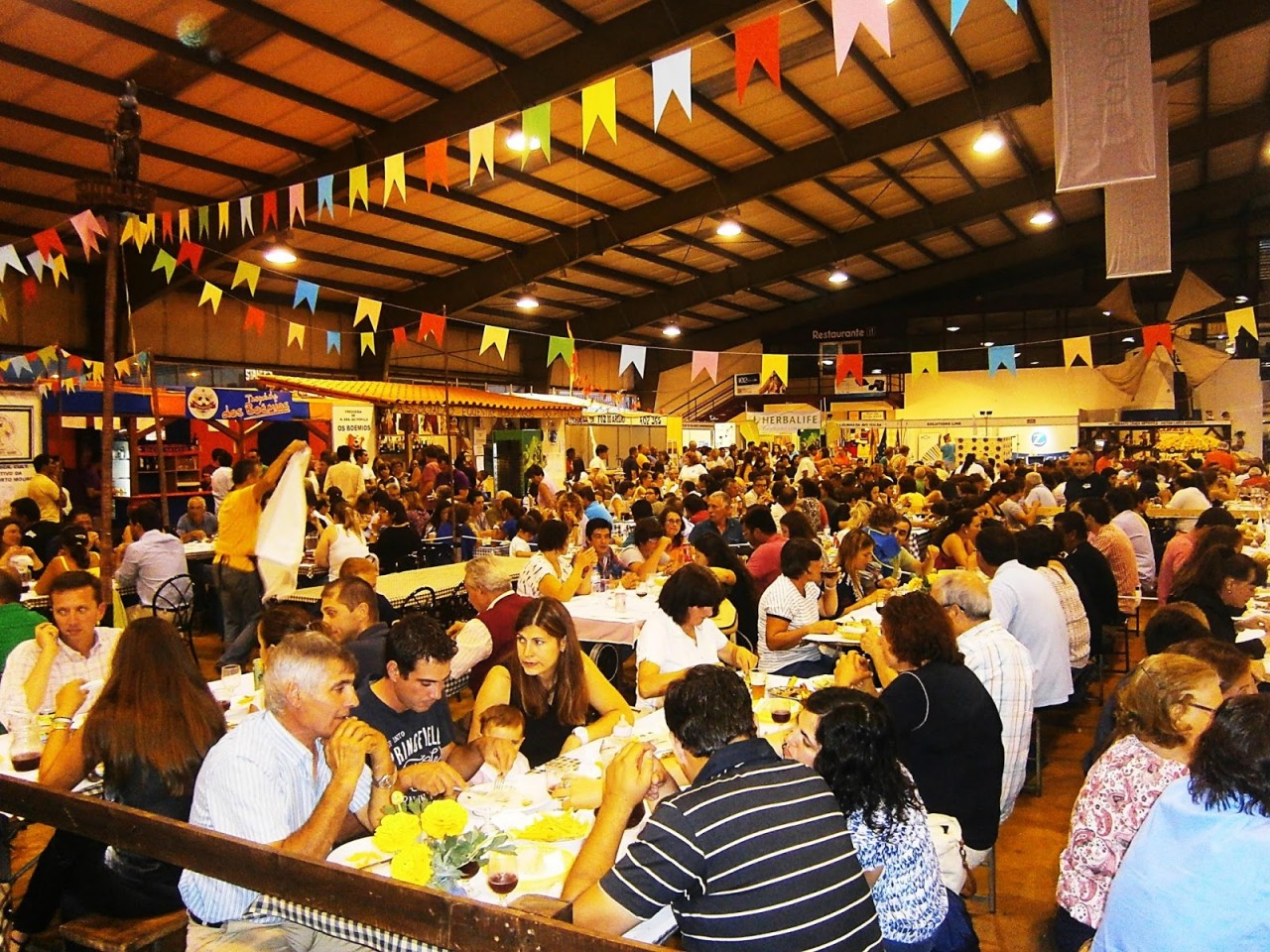 Caldas da Rainha um restaurante para 2.200 pessoas BOM DIA
