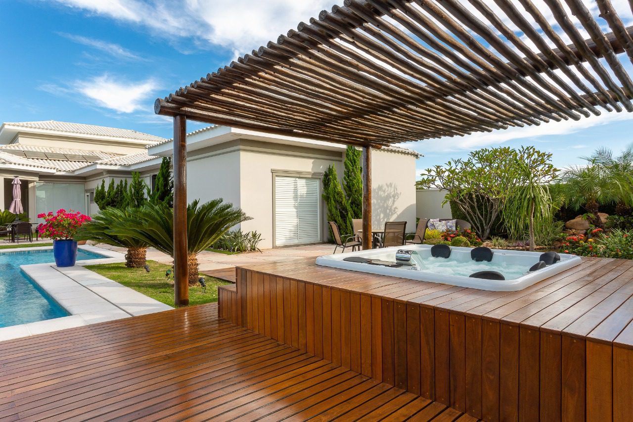 Descubra a melhor maneira para limpar o deck de madeira Bona Brasil