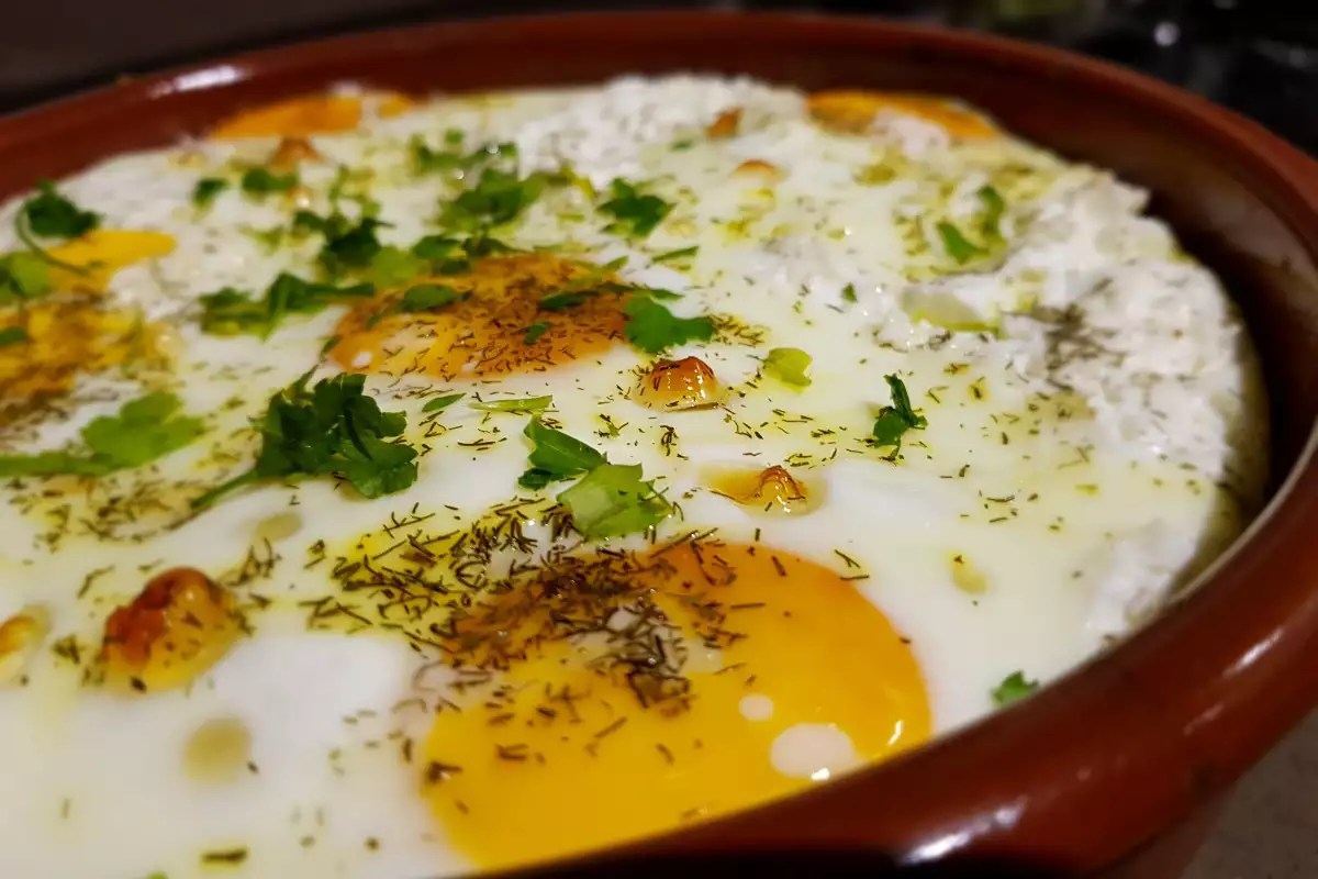 OvenBaked Eggs with Spinach Cream Recipe