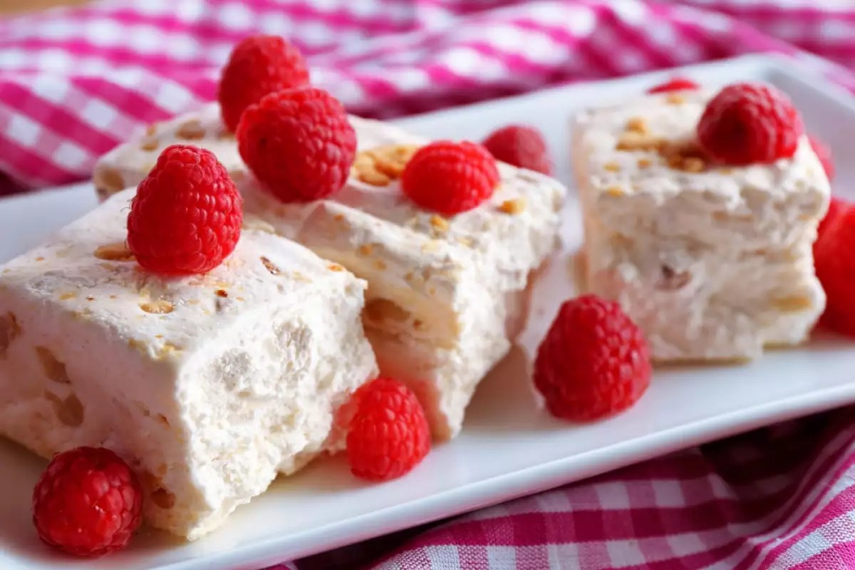 Homemade Nougat with Hazelnuts and Figs Recipe