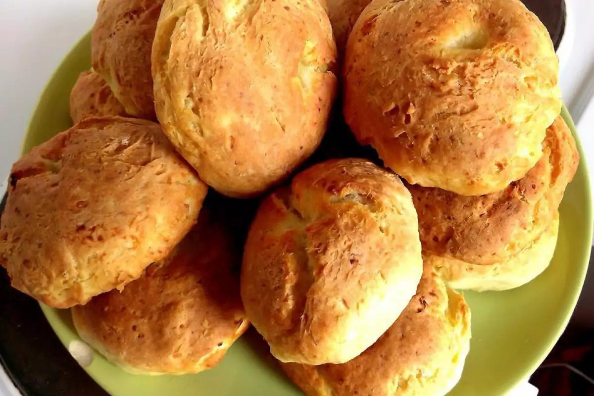 Quick Buns with Butter and Feta Cheese Recipe
