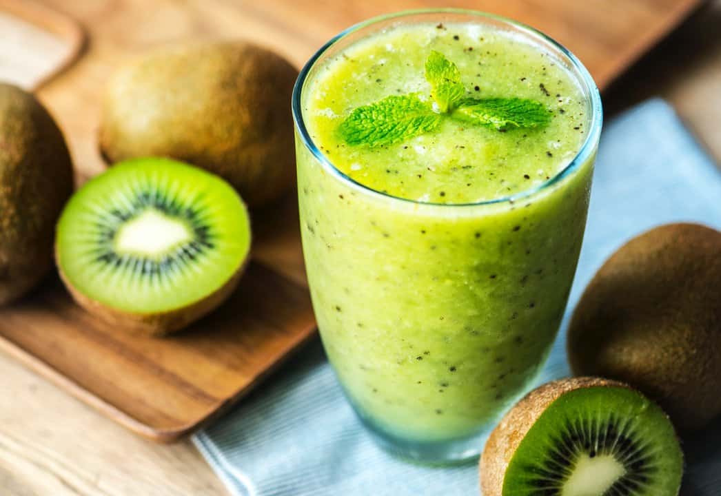 কিউই ফল কি, কিউই ফলের উপকারিতা, kiwifruit benefits in Bengali