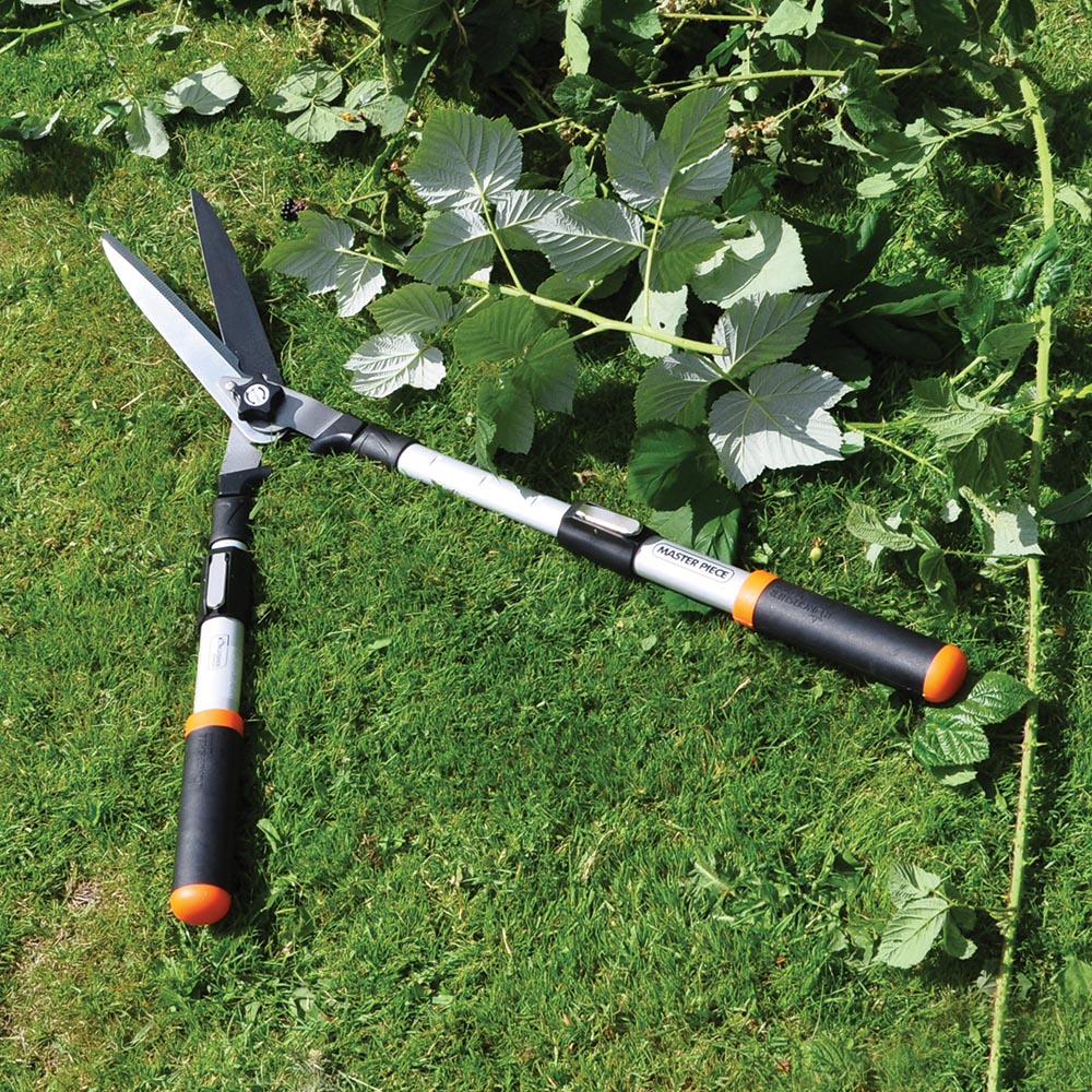 Garden Pro Master Telescopic Hedge Shears Bonningtons