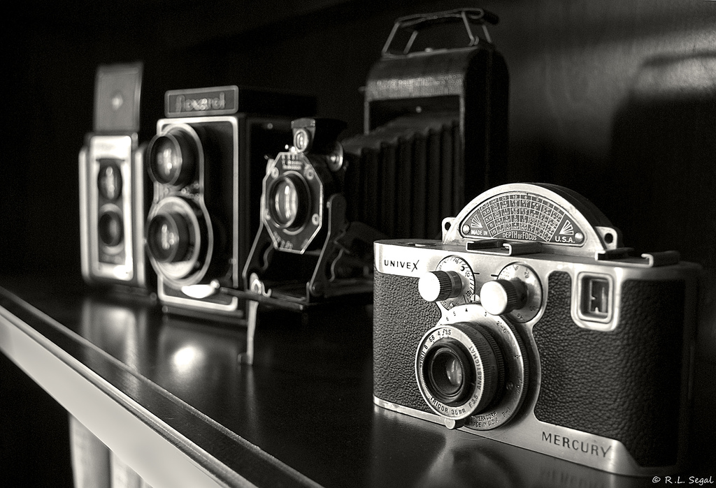 Antique Cameras Collectors Go Crazy Over bonzi3d