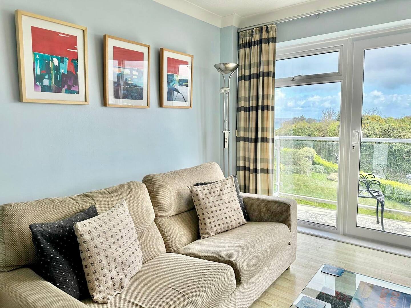 The Croft, Tenby Seafront Pass the Keys® Book Direct