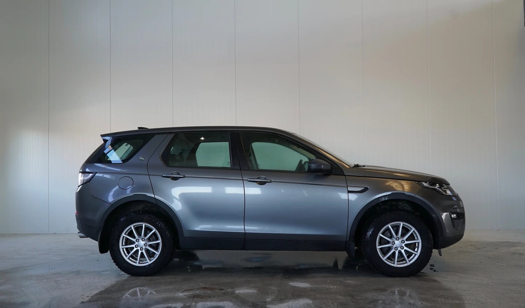 4x4 Car Rental Iceland Land Rover Discovery Sport Blue Car Rental