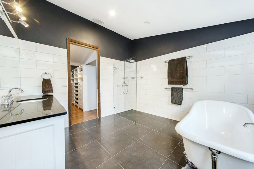 Hiring a Professional Contractor for Bathroom Renovations Book R7TY