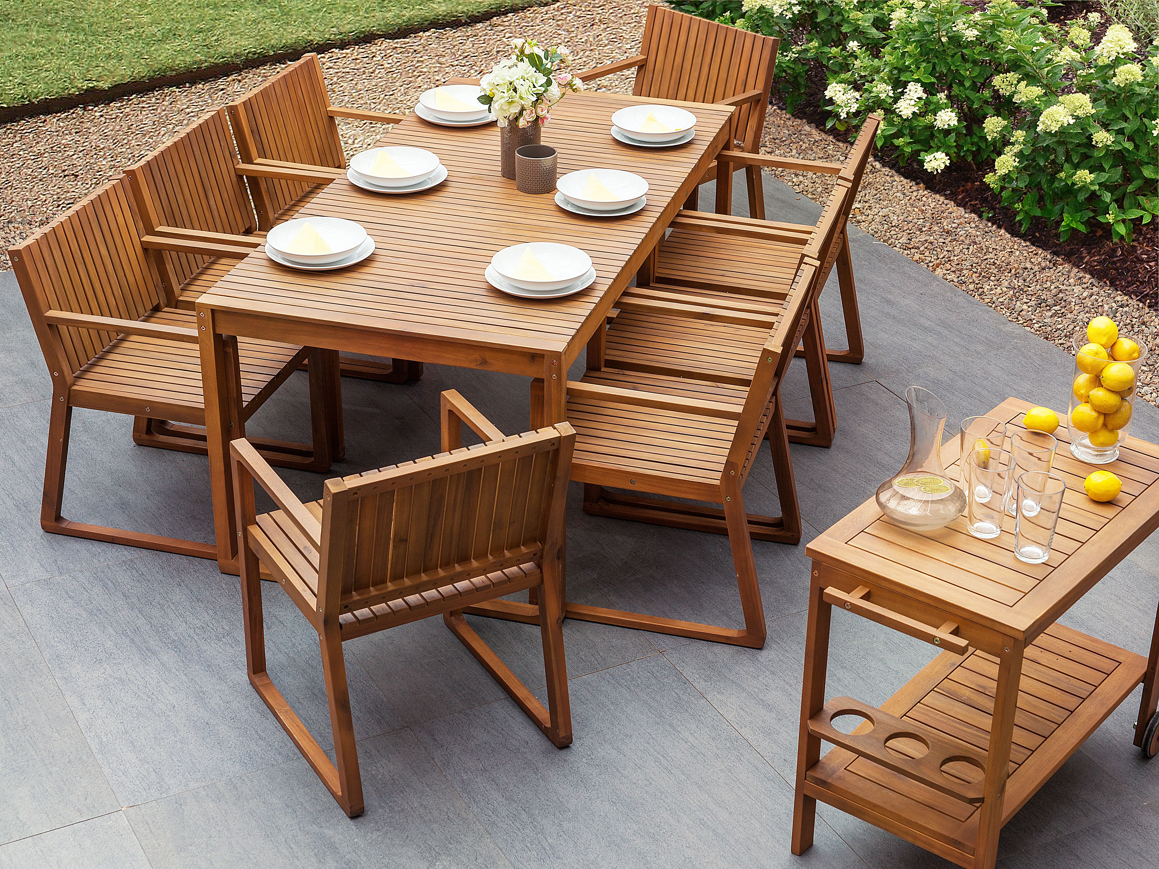 Vous trouverez dans notre sélection celle qui correspond à la décoration de votre jardin et à vos goûts. Beliani Table De Jardin En Bois Sassari Cdiscount Jardin